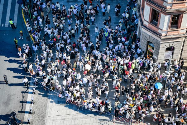 大圣策略 场面 | “五一”假期迎大客流，黄浦警方落实大客流疏导